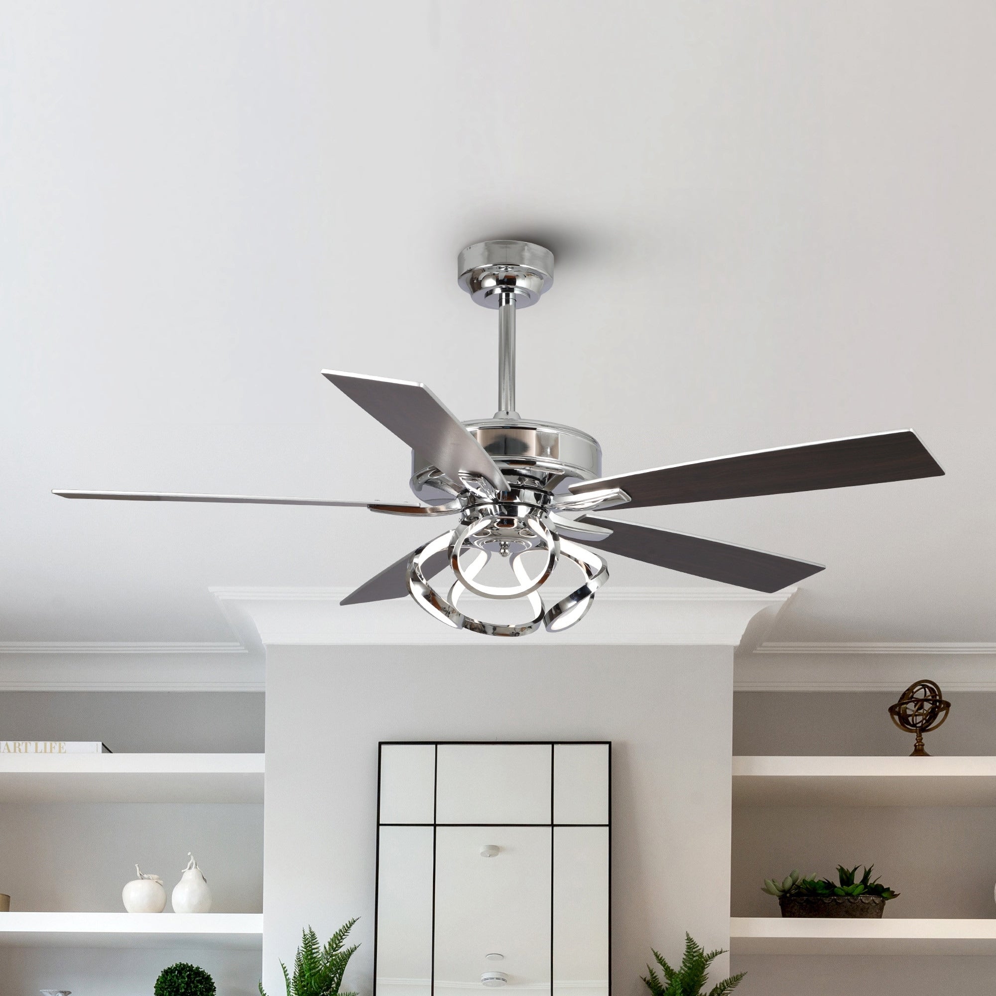 Ventilateur de plafond LED d'intérieur moderne chromé/noir à intensité variable avec lumière et télécommande