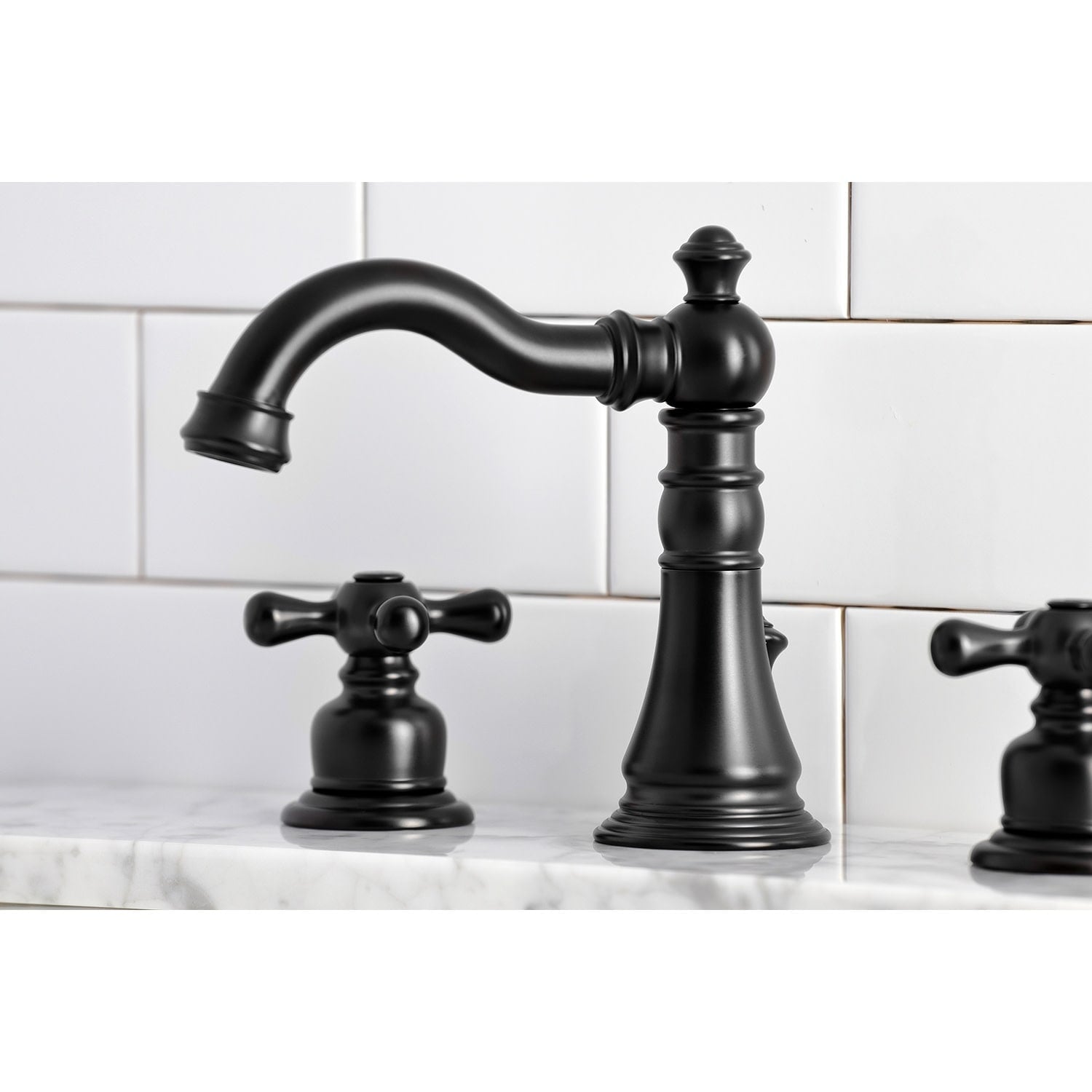 Robinet de salle de bain American Classic 8 po à large entraxe