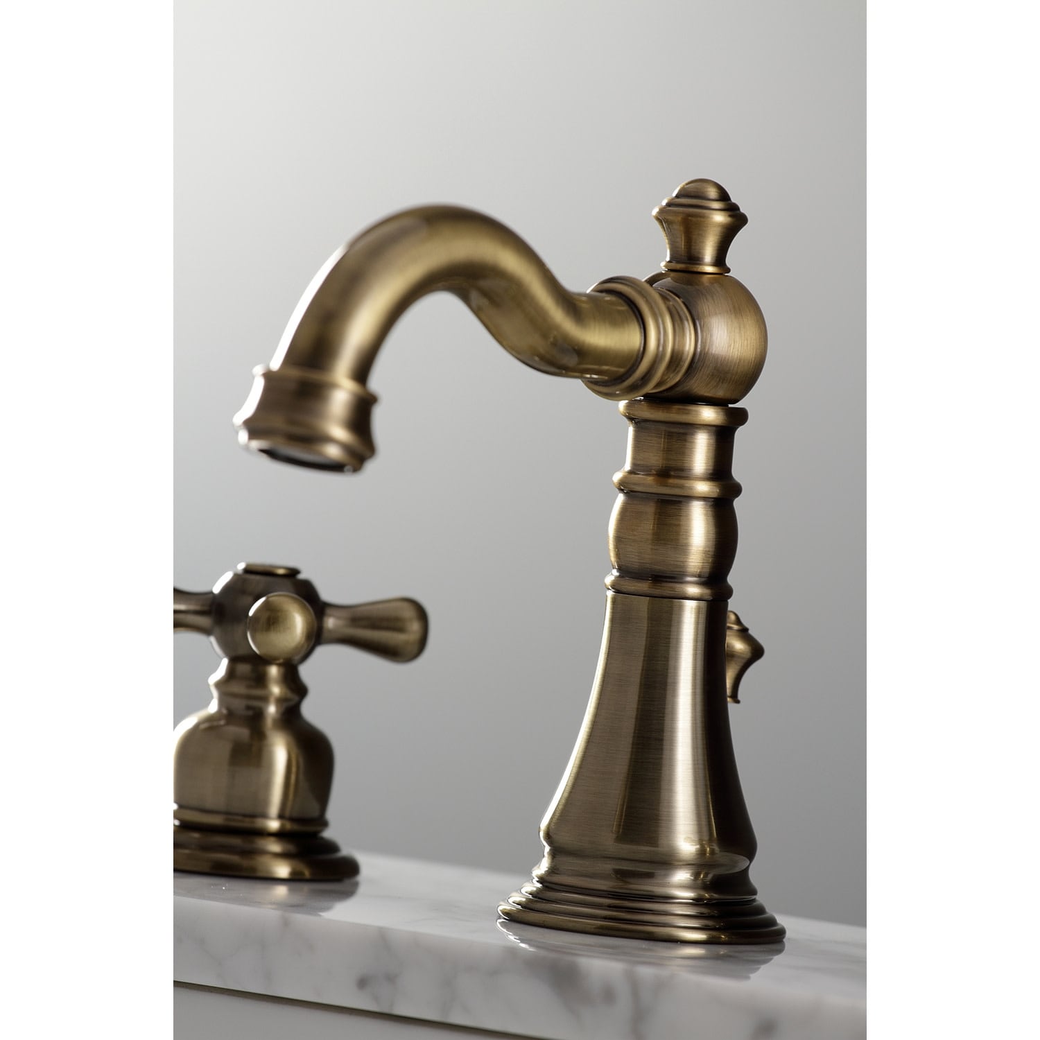 Robinet de salle de bain American Classic 8 po à large entraxe