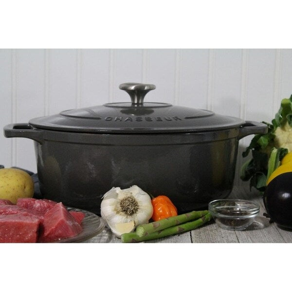 Cocotte ovale en fonte émaillée gris caviar Chasseur de 3,8 litres
