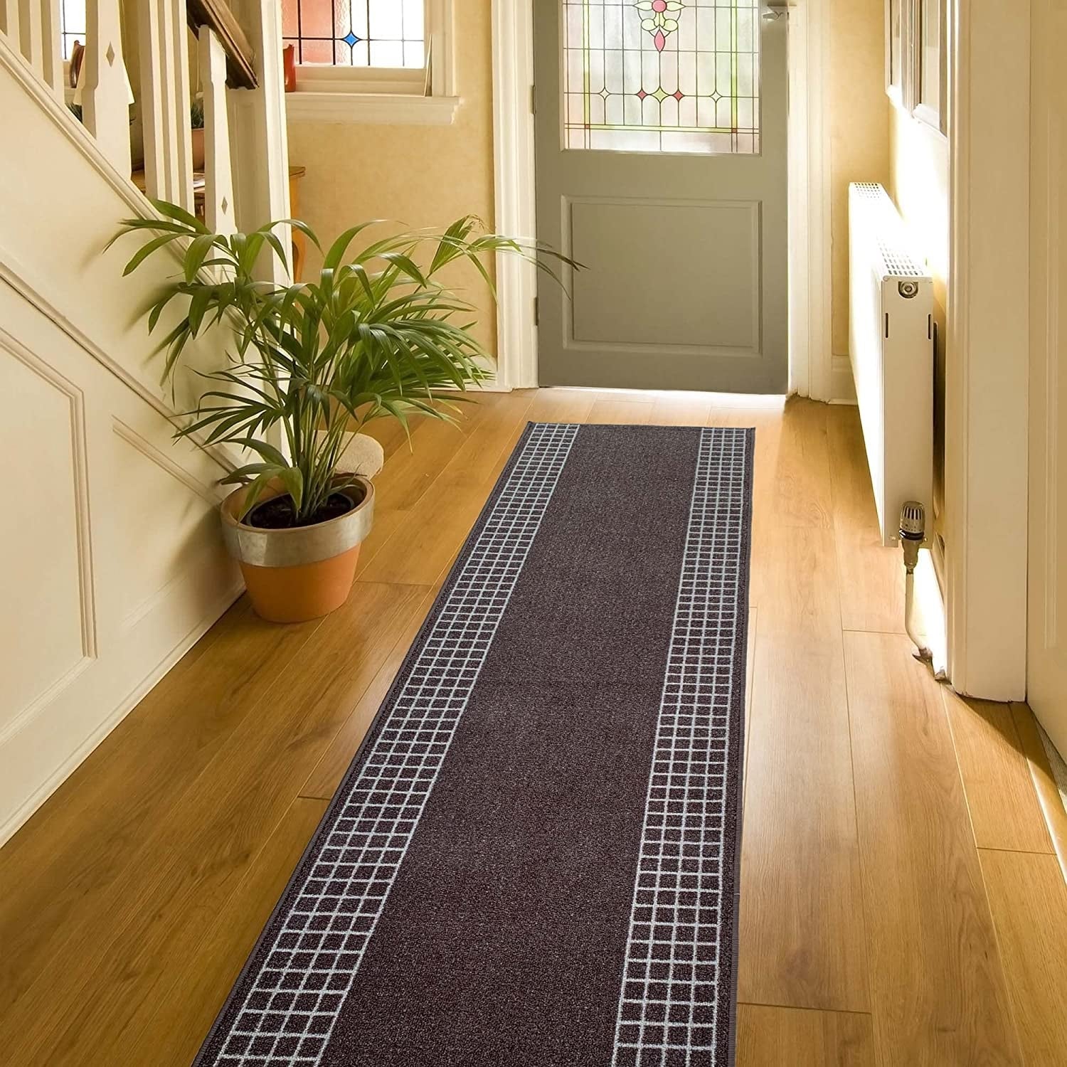 Checkered Border Non-slip Contemporary 26-inch Wide Runner Rug