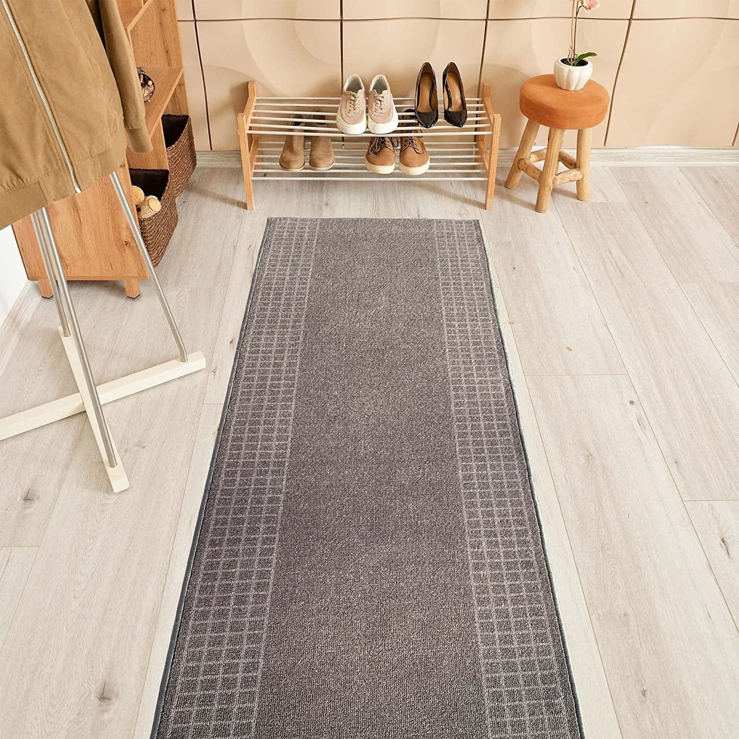 Checkered Border Non-slip Contemporary 26-inch Wide Runner Rug
