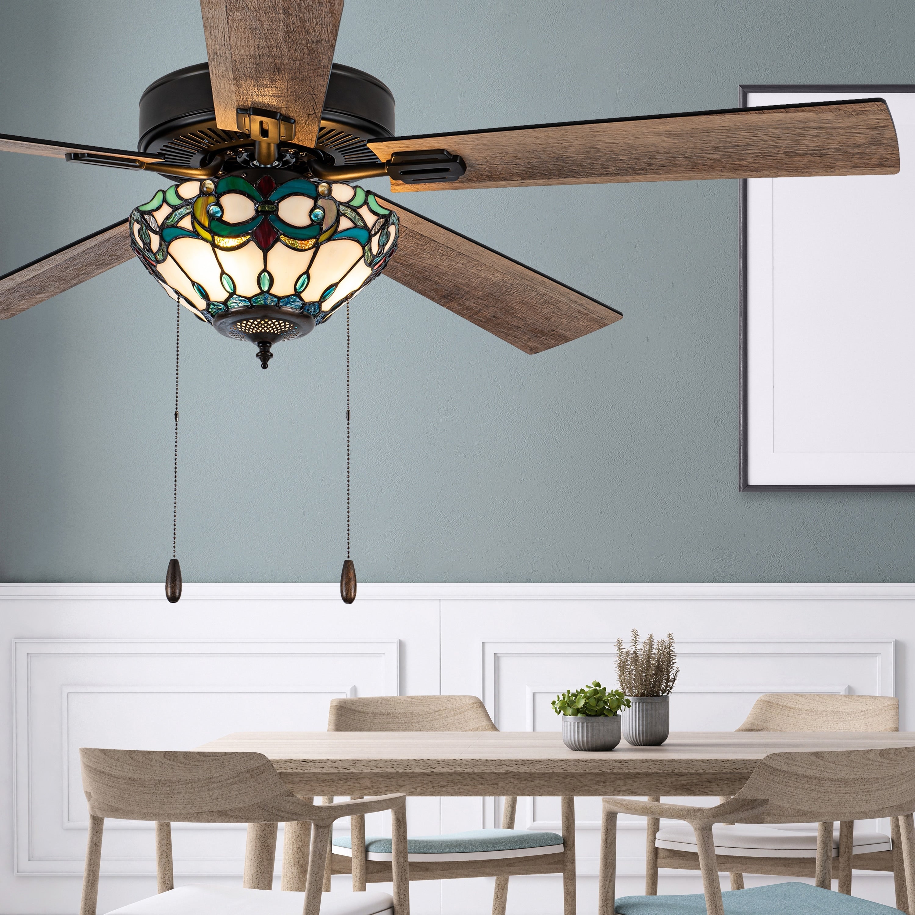 Ventilateur de plafond télécommandé à 3 lumières, 52 pouces, bronze huilé et vitrail, Della River of Goods