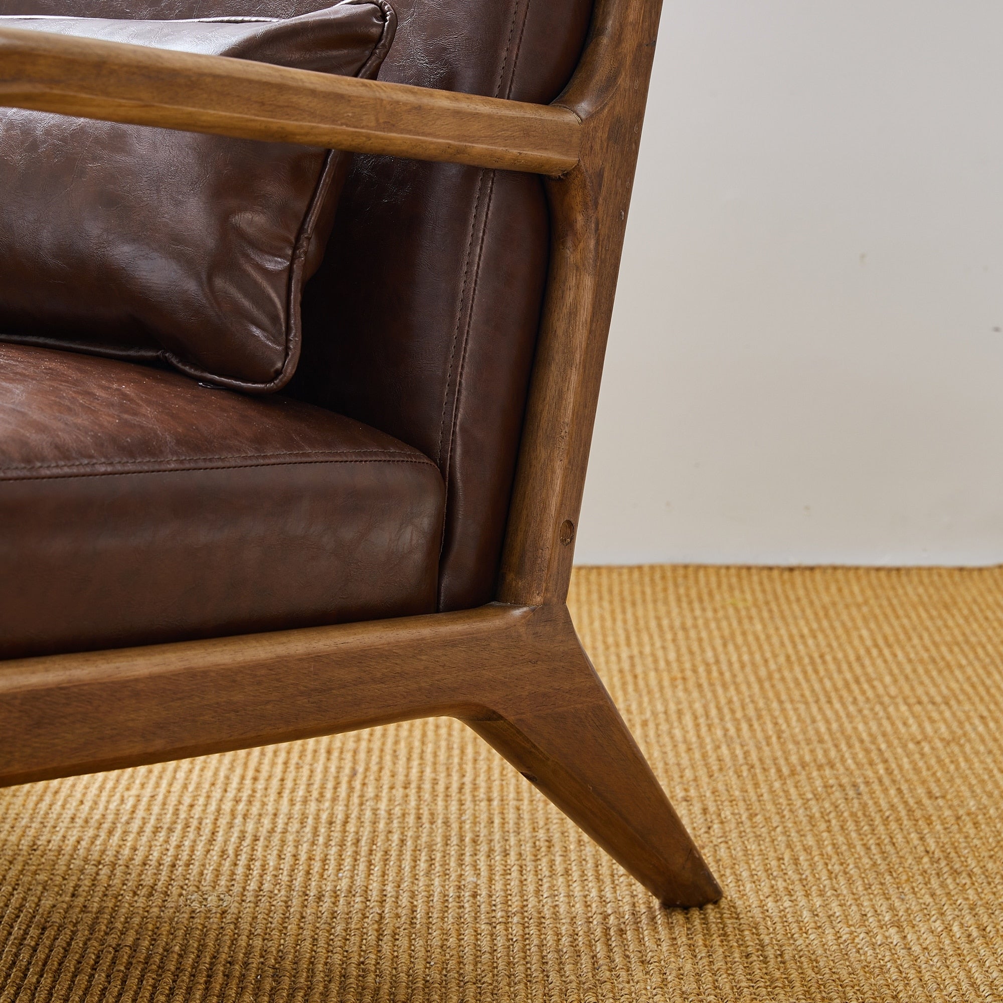 Fauteuil d'appoint moderne en cuir synthétique Glitzhome 30,75 po de hauteur, style milieu de siècle, avec coussin – 25,75 po de largeur x 33,75 po de profondeur x 30,75 po de hauteur