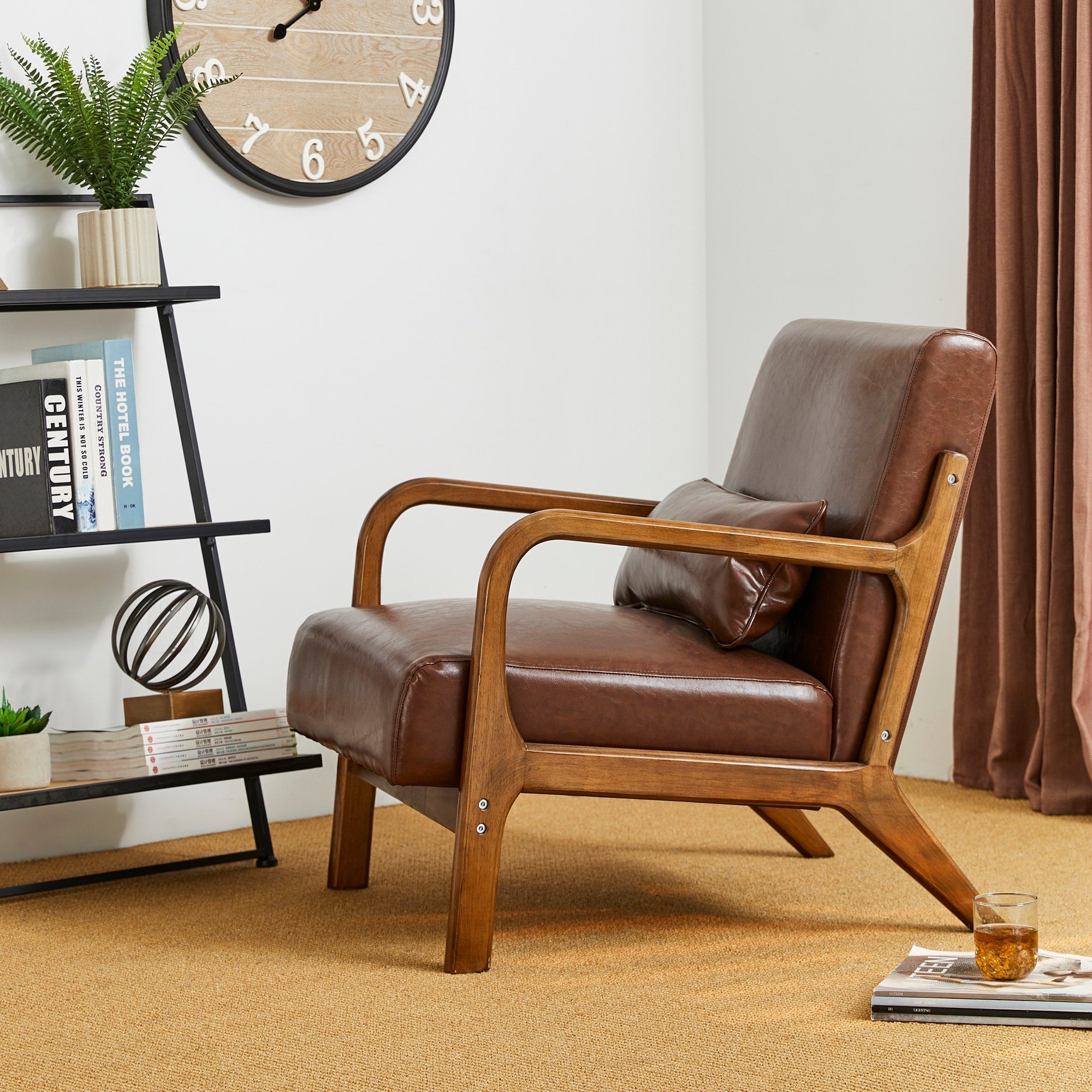 Fauteuil d'appoint moderne en cuir synthétique Glitzhome 30,75 po de hauteur, style milieu de siècle, avec coussin – 25,75 po de largeur x 33,75 po de profondeur x 30,75 po de hauteur