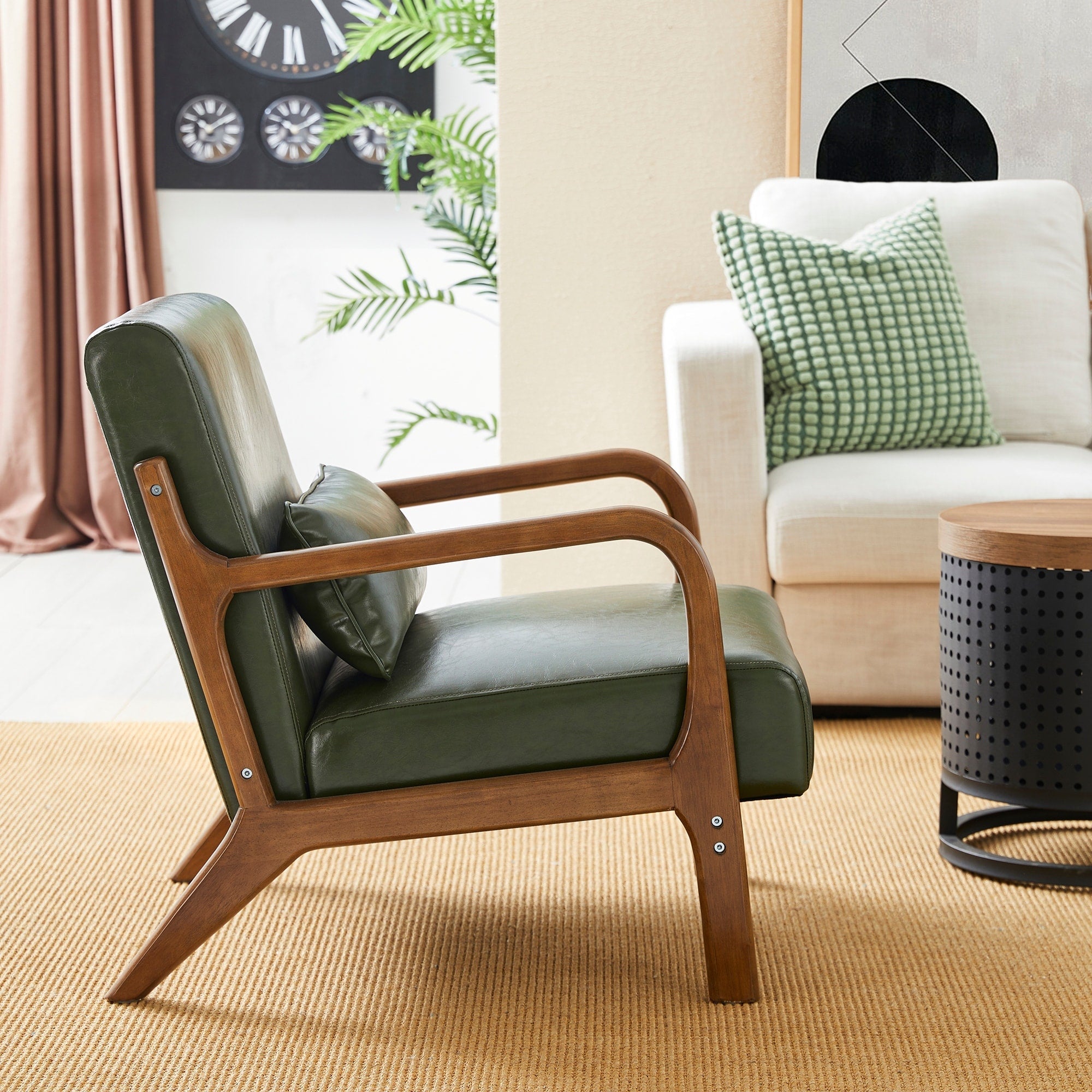Fauteuil d'appoint moderne en cuir synthétique Glitzhome 30,75 po de hauteur, style milieu de siècle, avec coussin – 25,75 po de largeur x 33,75 po de profondeur x 30,75 po de hauteur
