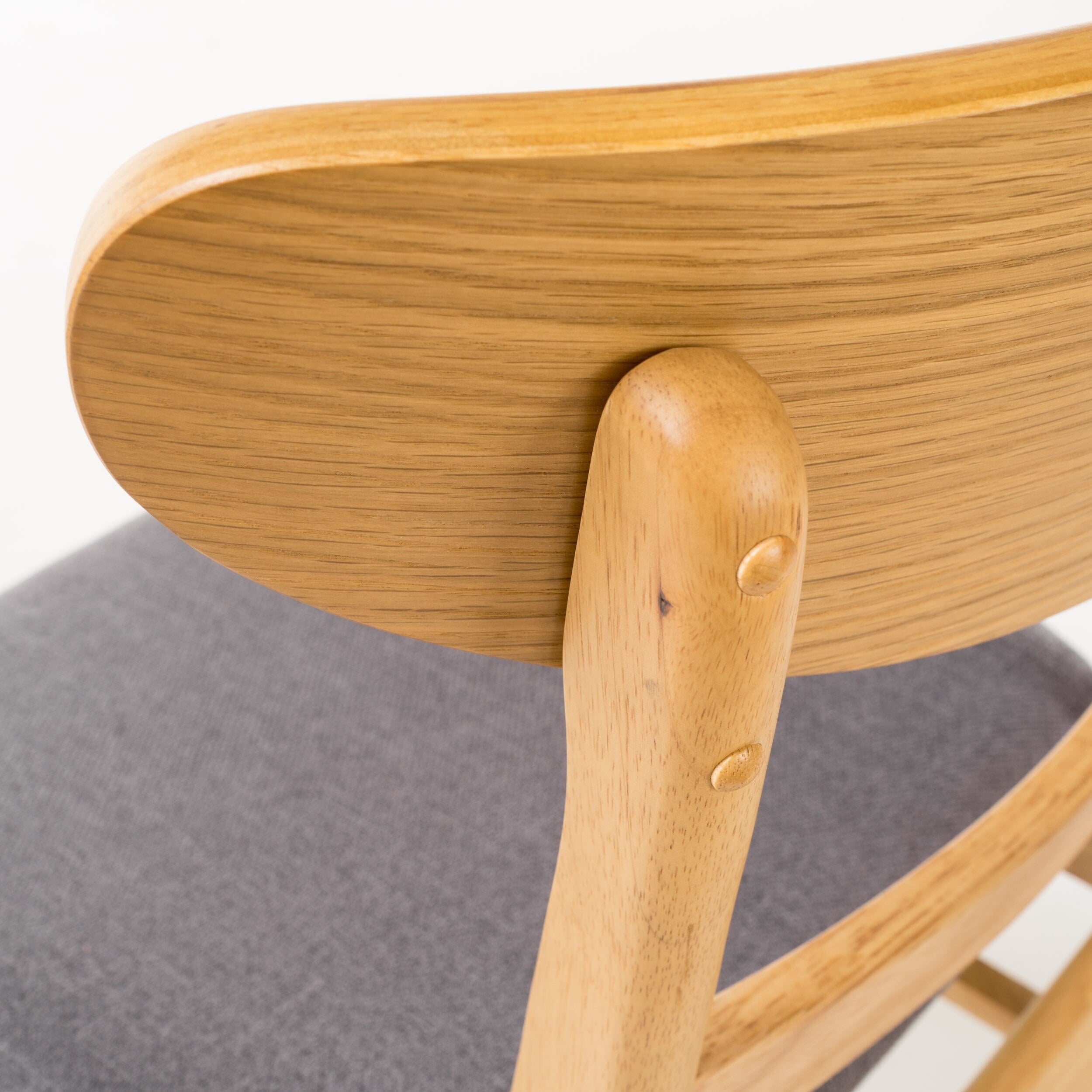 Chaise de salle à manger Abrielle en bois d'hévéa rembourrée de style milieu de siècle (lot de 2) par Christopher Knight Home