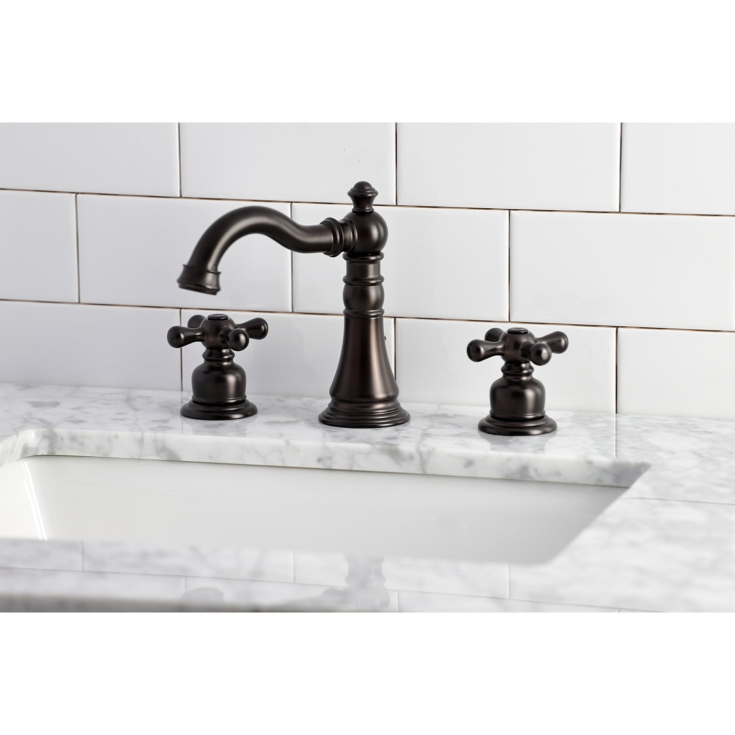 Robinet de salle de bain American Classic 8 po à large entraxe