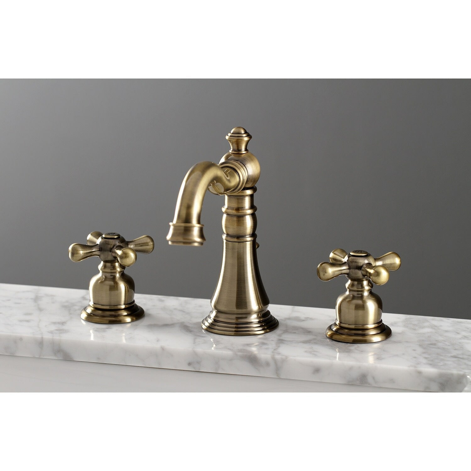 Robinet de salle de bain American Classic 8 po à large entraxe