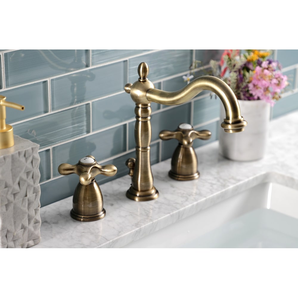 Robinet de salle de bain à large entraxe Heritage de 8 po