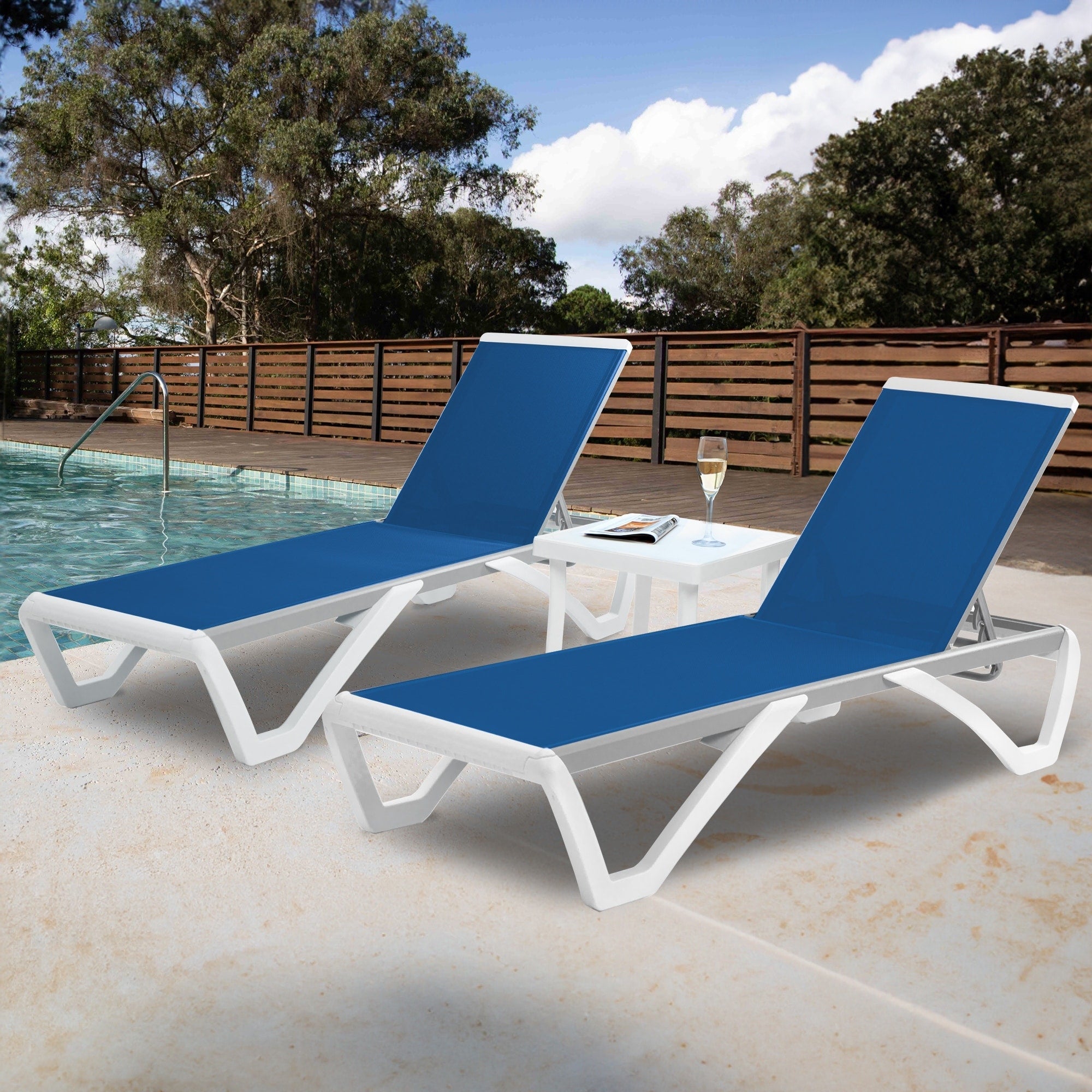 Chaise longue inclinable et réglable Kozyard Alan, pieds entièrement plats en aluminium et résine polypropylène