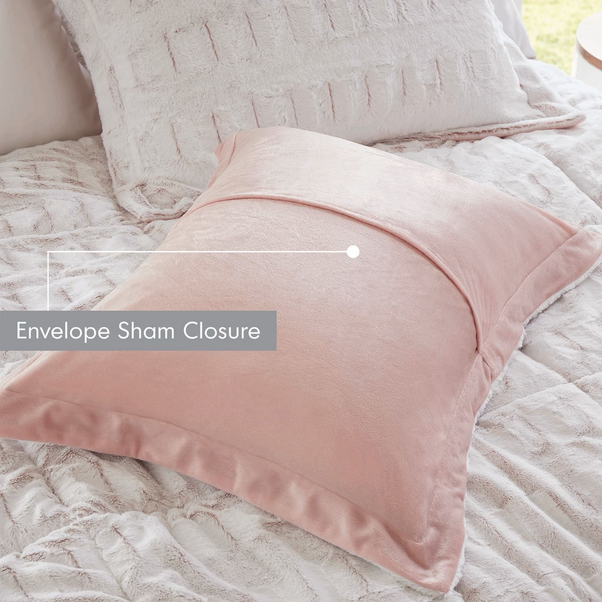 Madison Park Margot Back Print Long Fur Comforter Set