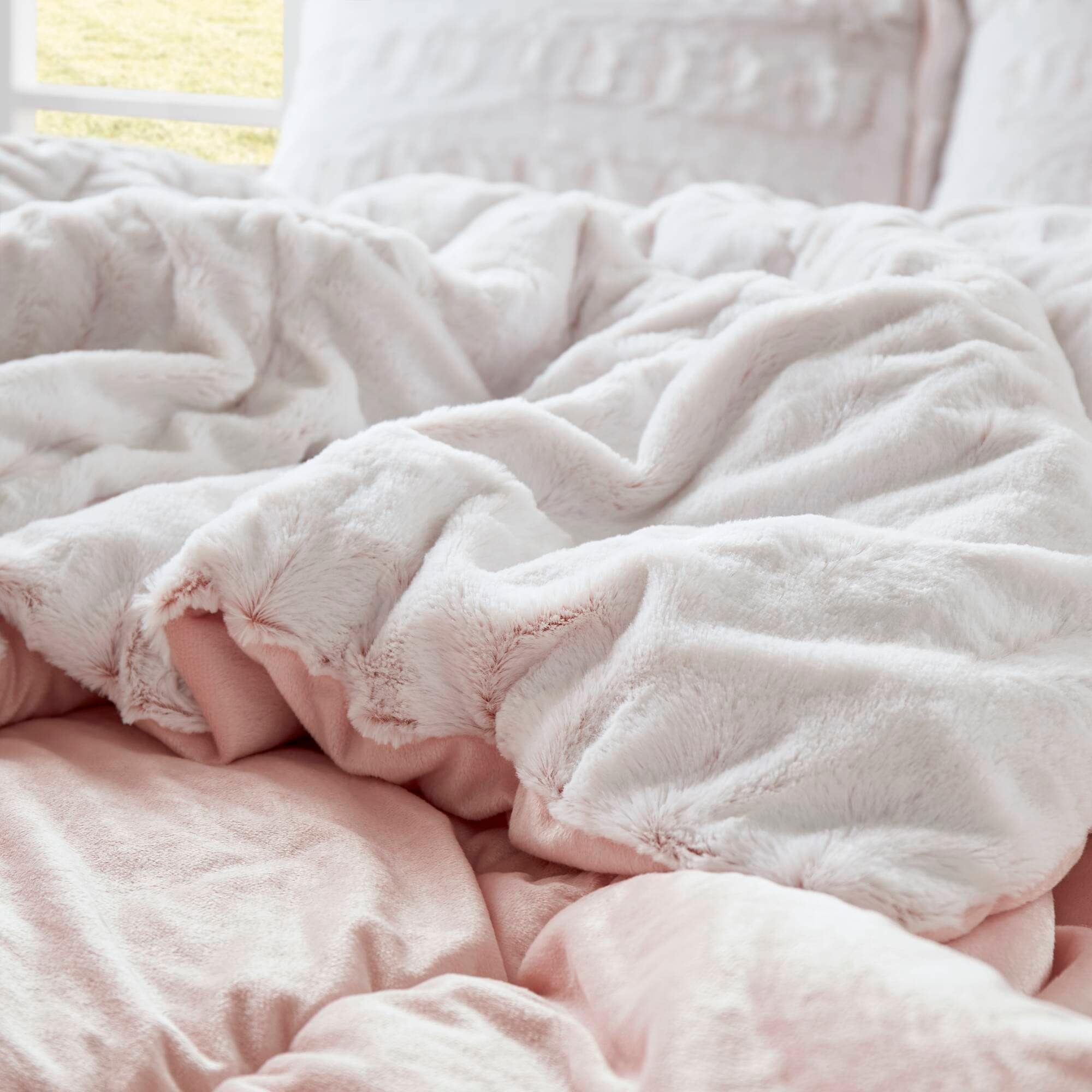Madison Park Margot Back Print Long Fur Comforter Set