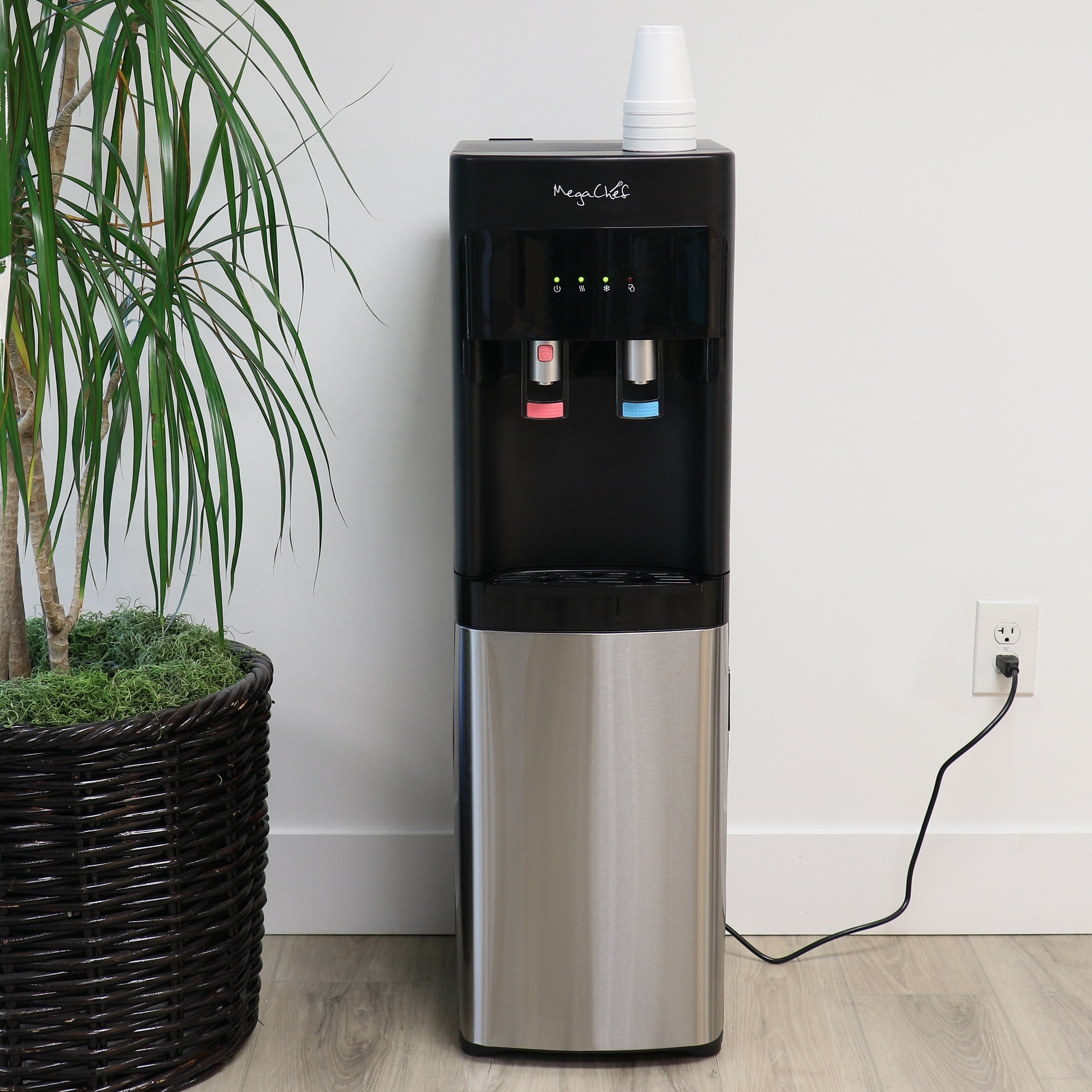 Distributeur d'eau chaude et froide MegaChef à chargement par le bas - 12 x 13,6 x 41