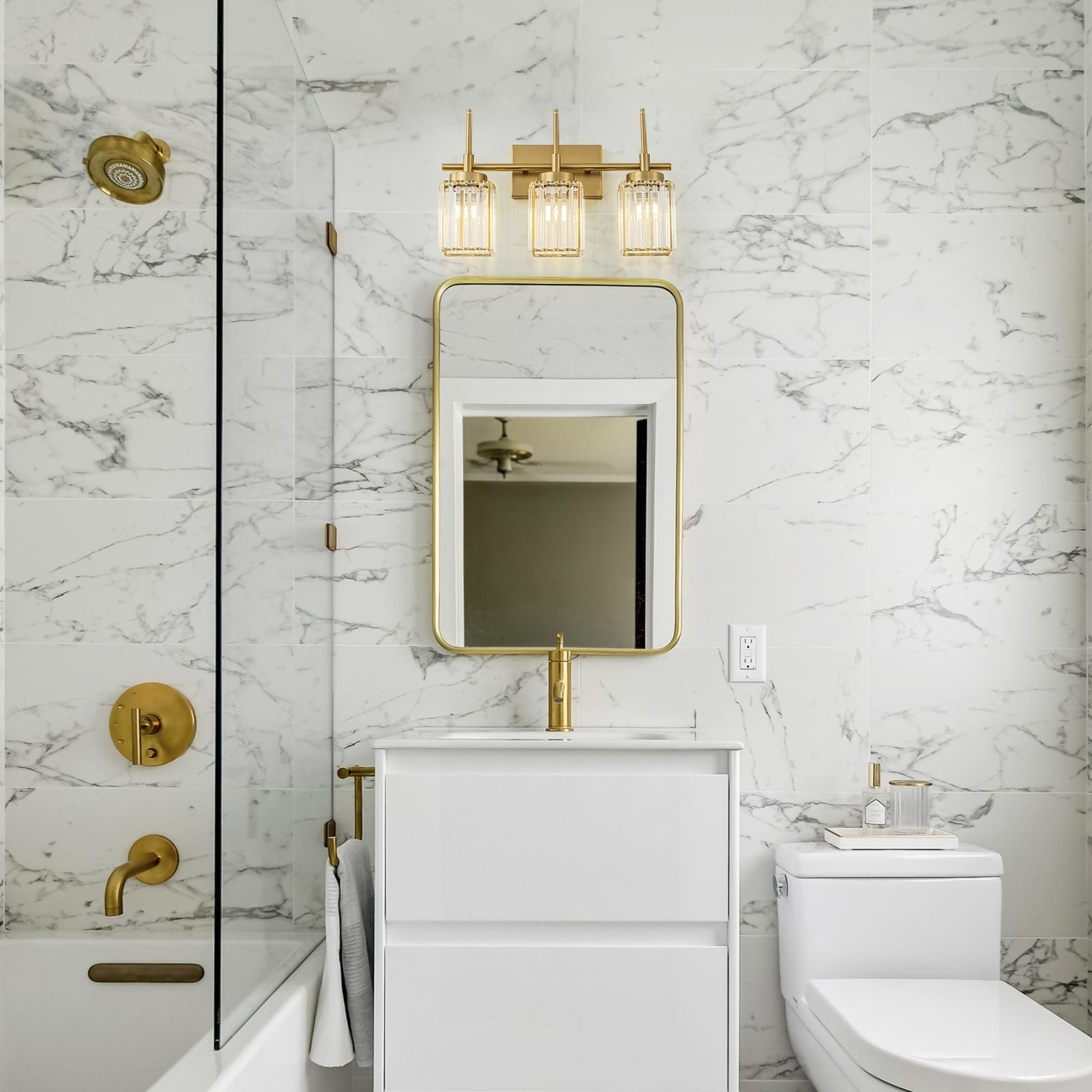 Applique murale moderne dorée à intensité variable, style cylindre glamour pour salle de bain, en cristal, pour meuble-lavabo
