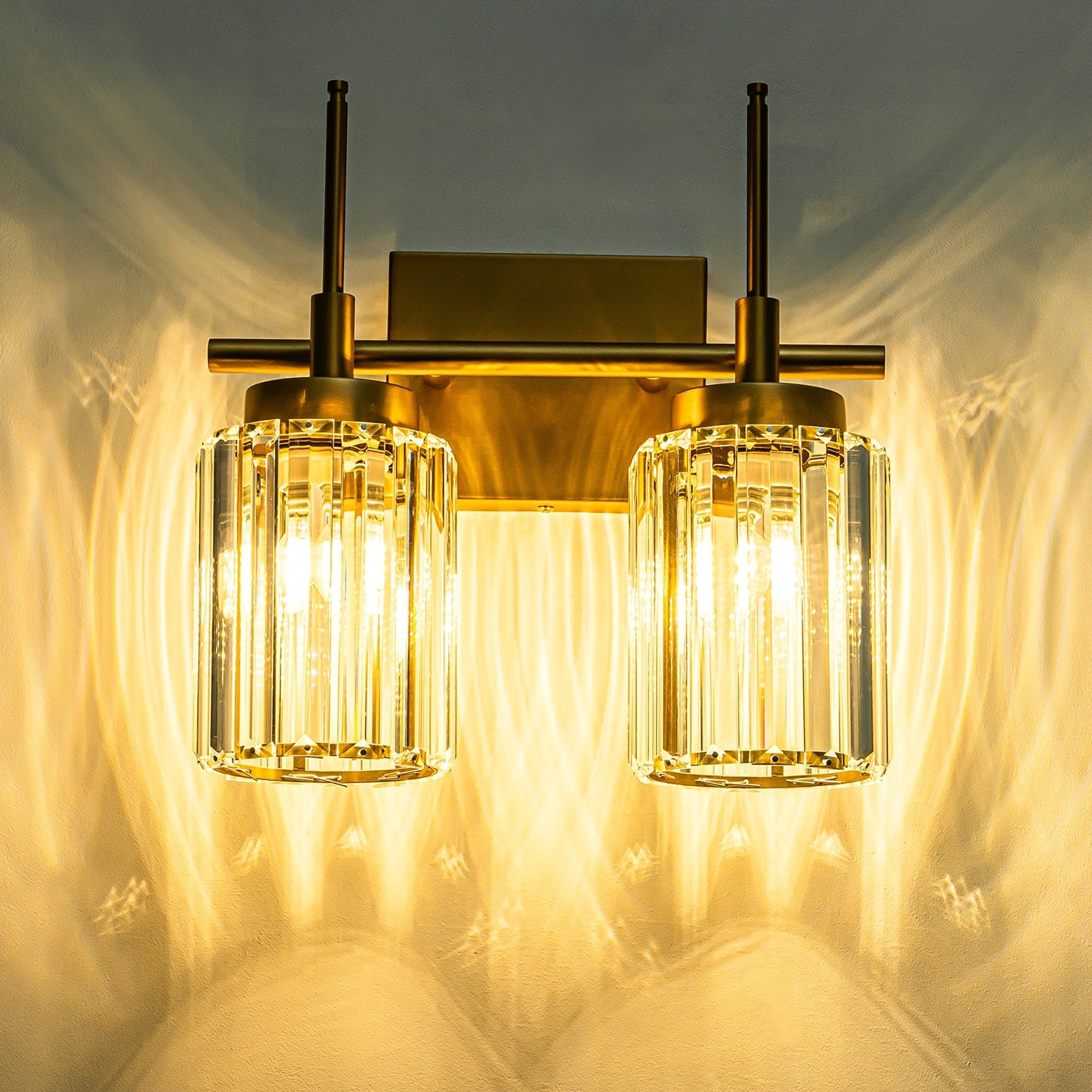 Applique murale moderne dorée à intensité variable, style cylindre glamour pour salle de bain, en cristal, pour meuble-lavabo