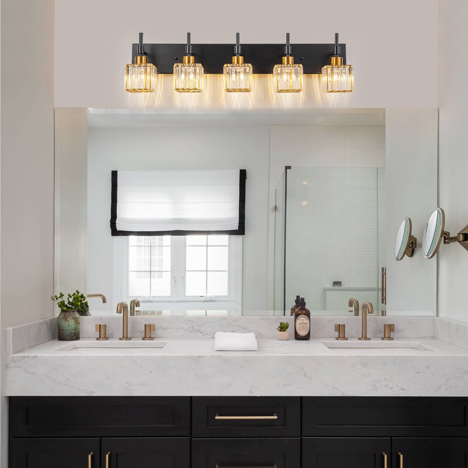 Luminaires de salle de bain en cristal à intensité variable Ora Modern sur miroir Glam Vanity Lights