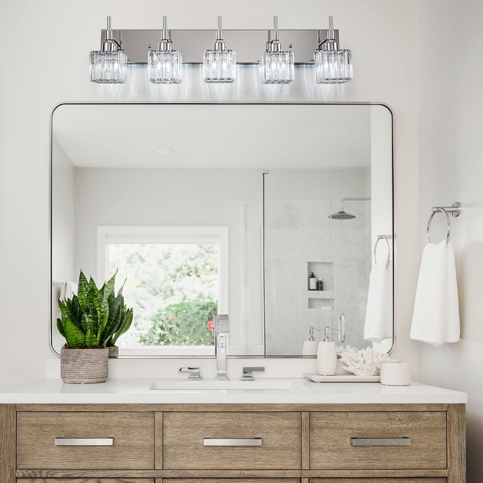 Luminaires de salle de bain en cristal à intensité variable Ora Modern sur miroir Glam Vanity Lights