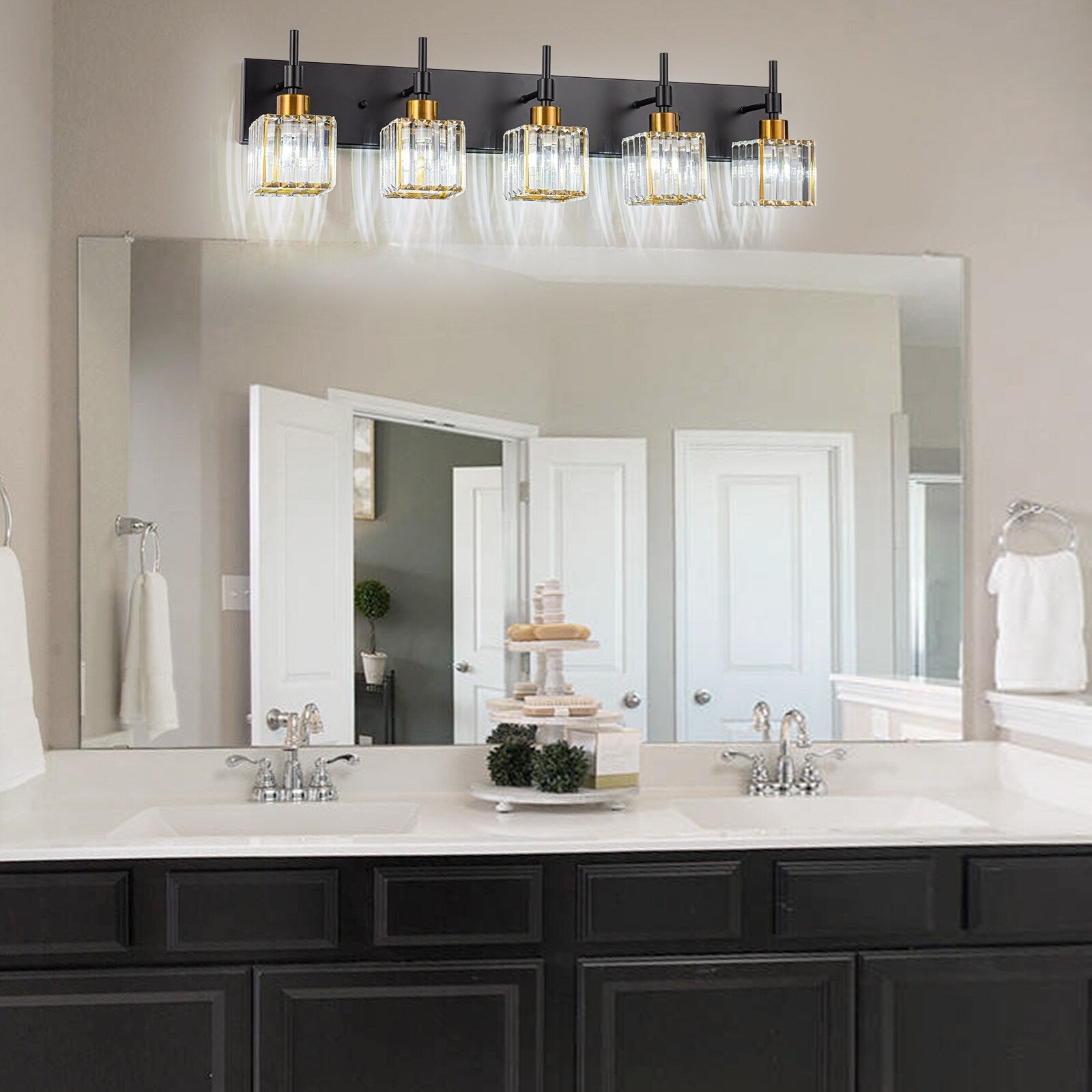 Luminaires de salle de bain en cristal à intensité variable Ora Modern sur miroir Glam Vanity Lights