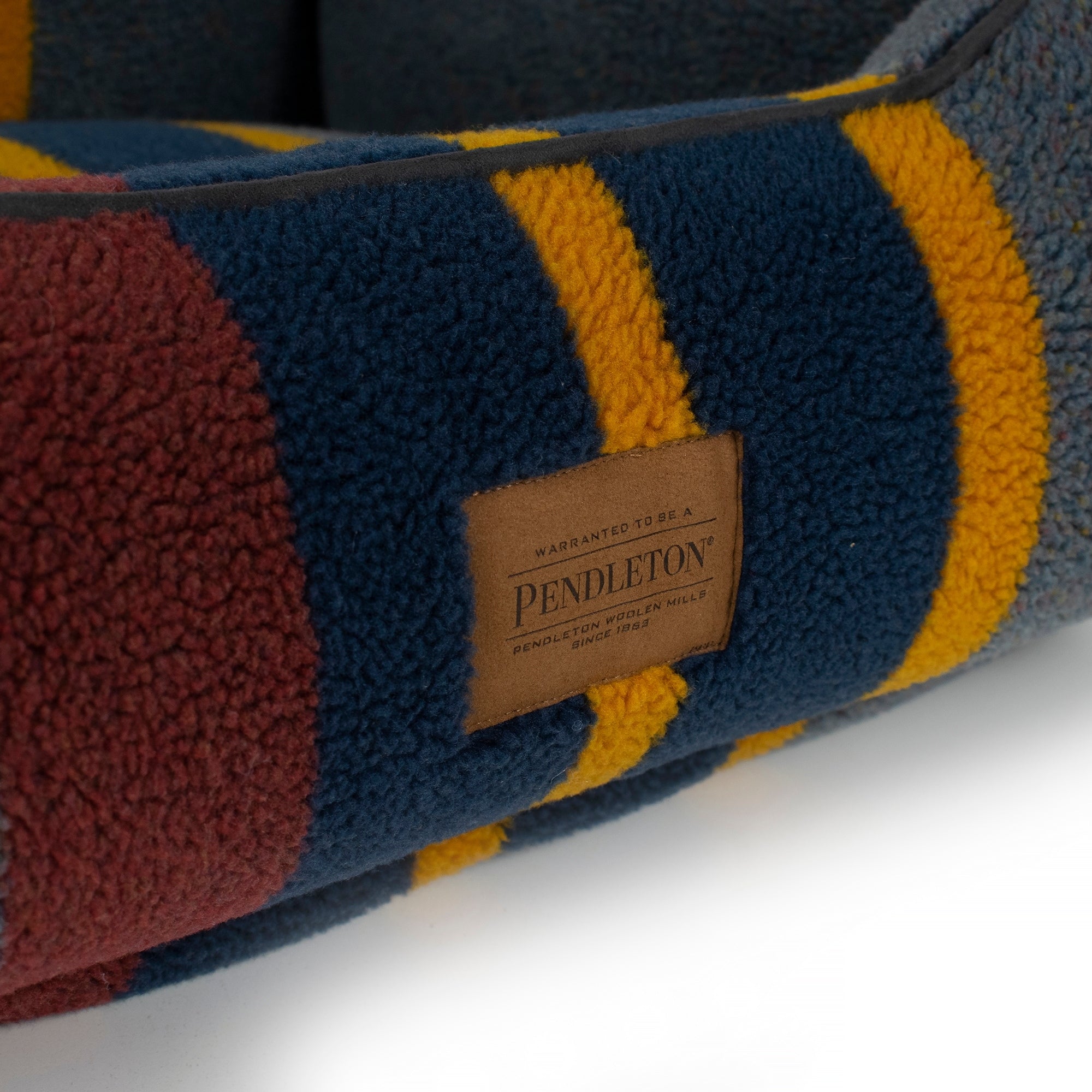 Lit pour chien Pendleton Vintage Camp Kuddler