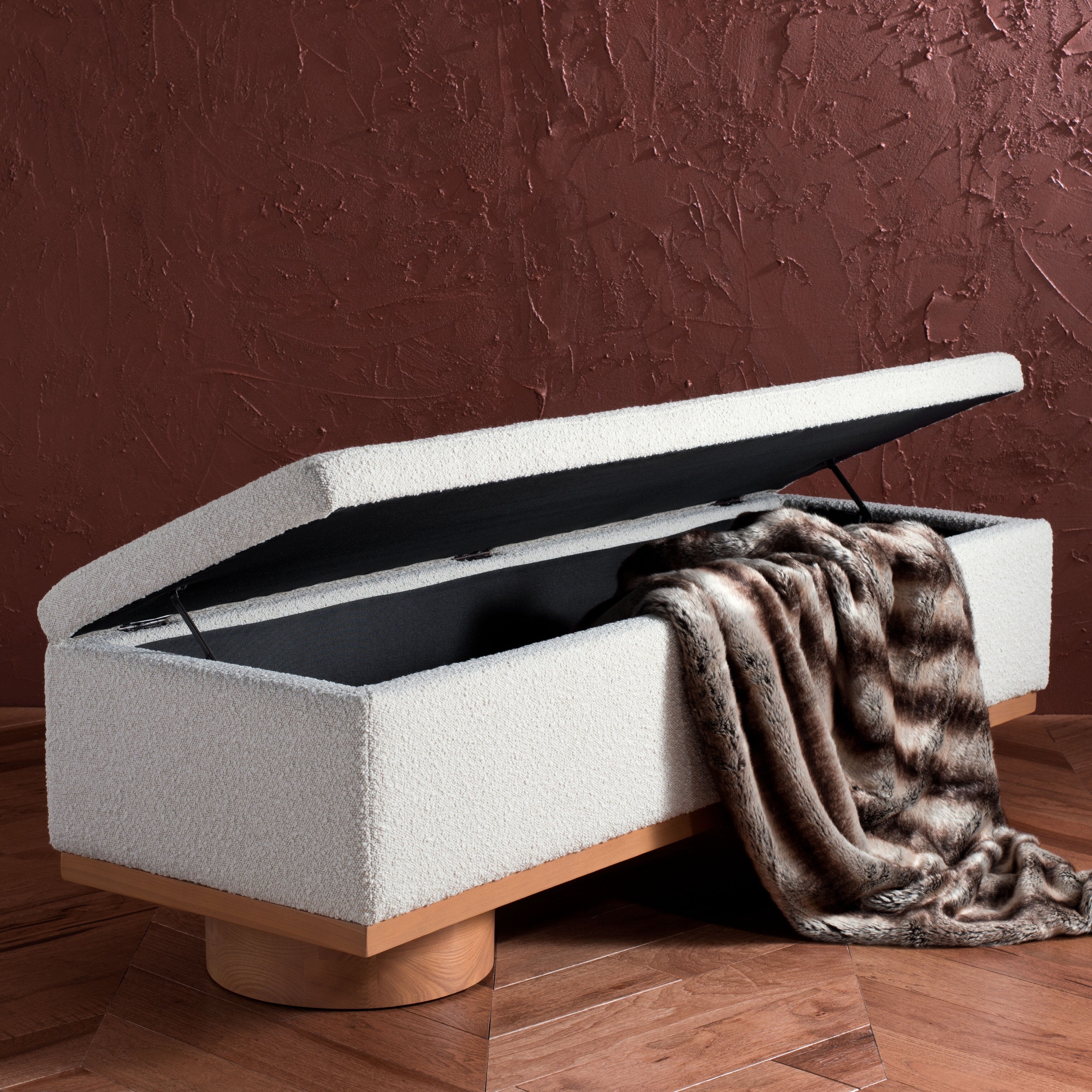 Banc de rangement SAFAVIEH Couture Sunneva Boucle - 61 po L x 20 po P x 19 po H - 61L x 20P x 19H