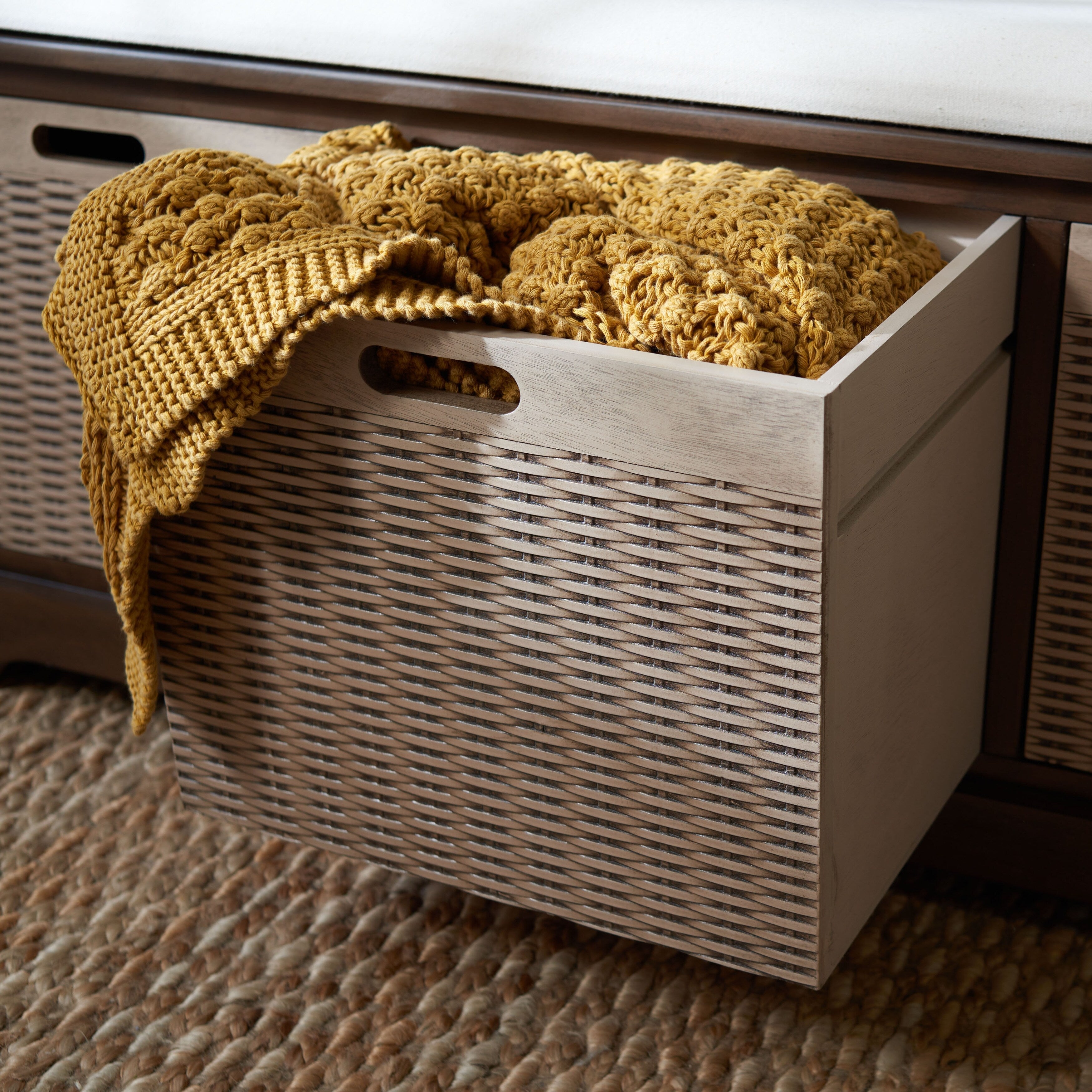 Banc de rangement à 3 tiroirs avec coussins SAFAVIEH Fiorello - 47,3 L x 15 L x 19 H - 47 L x 15 P x 19 H