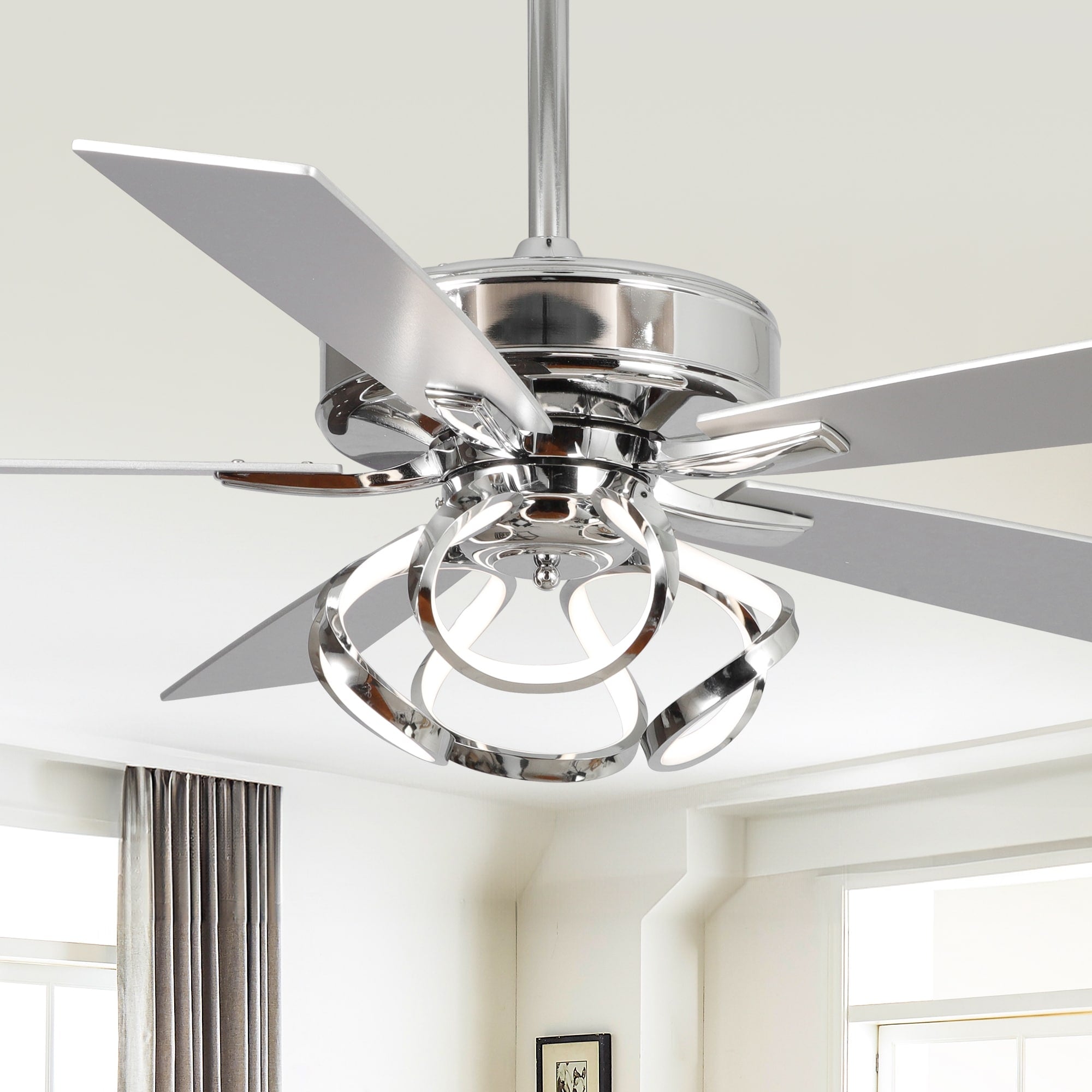 Ventilateur de plafond LED d'intérieur moderne chromé/noir à intensité variable avec lumière et télécommande