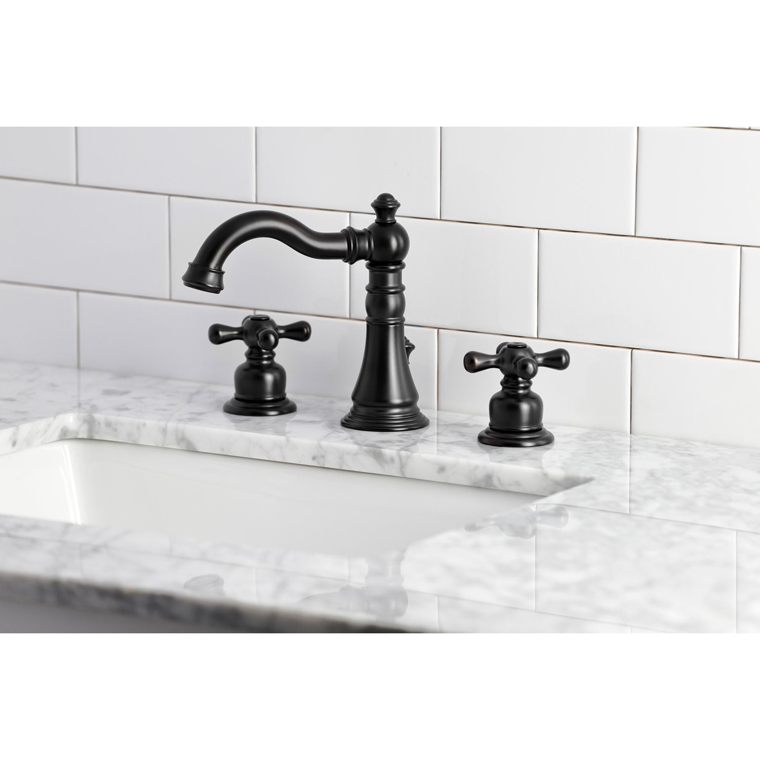 Robinet de salle de bain American Classic 8 po à large entraxe
