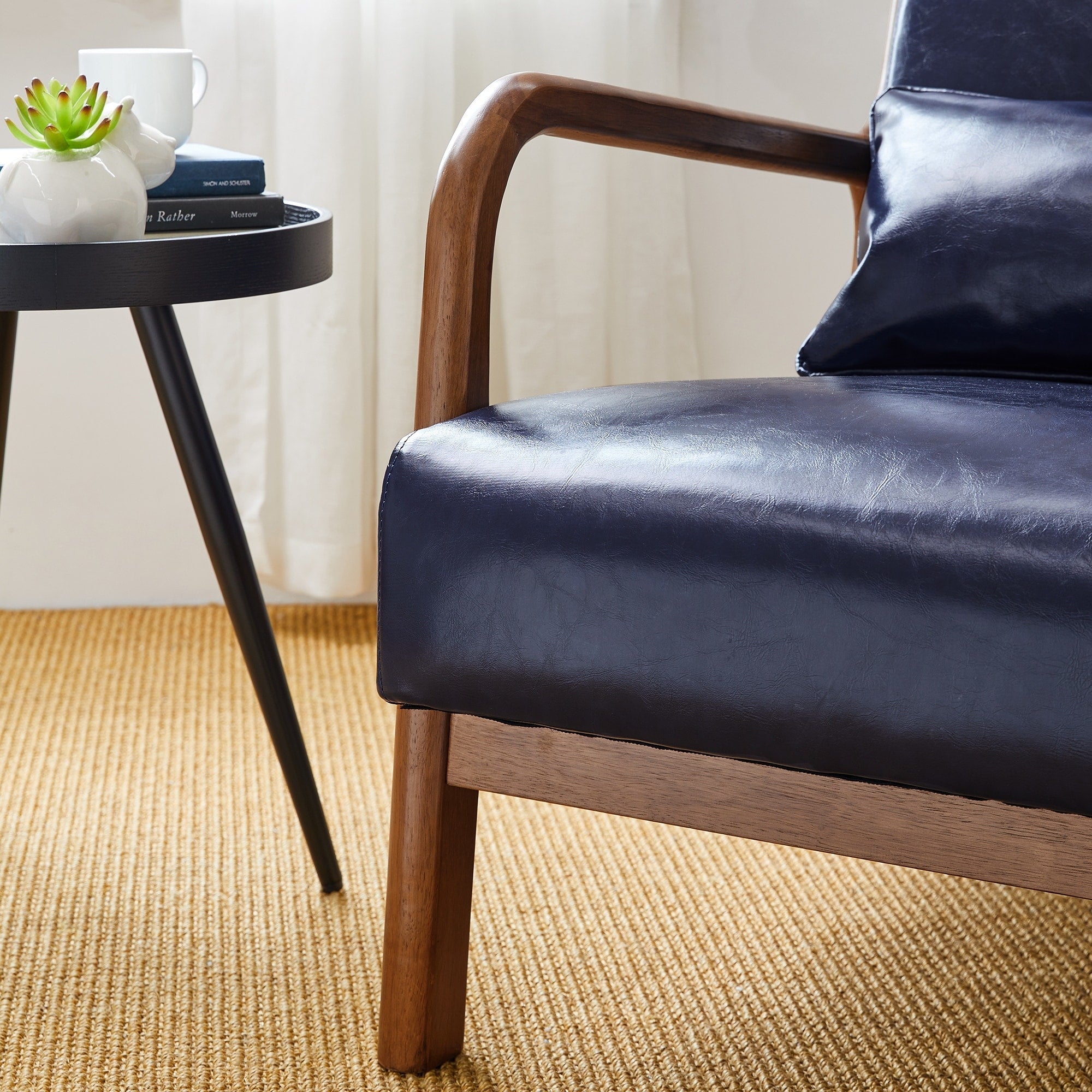 Fauteuil d'appoint moderne en cuir synthétique Glitzhome 30,75 po de hauteur, style milieu de siècle, avec coussin – 25,75 po de largeur x 33,75 po de profondeur x 30,75 po de hauteur