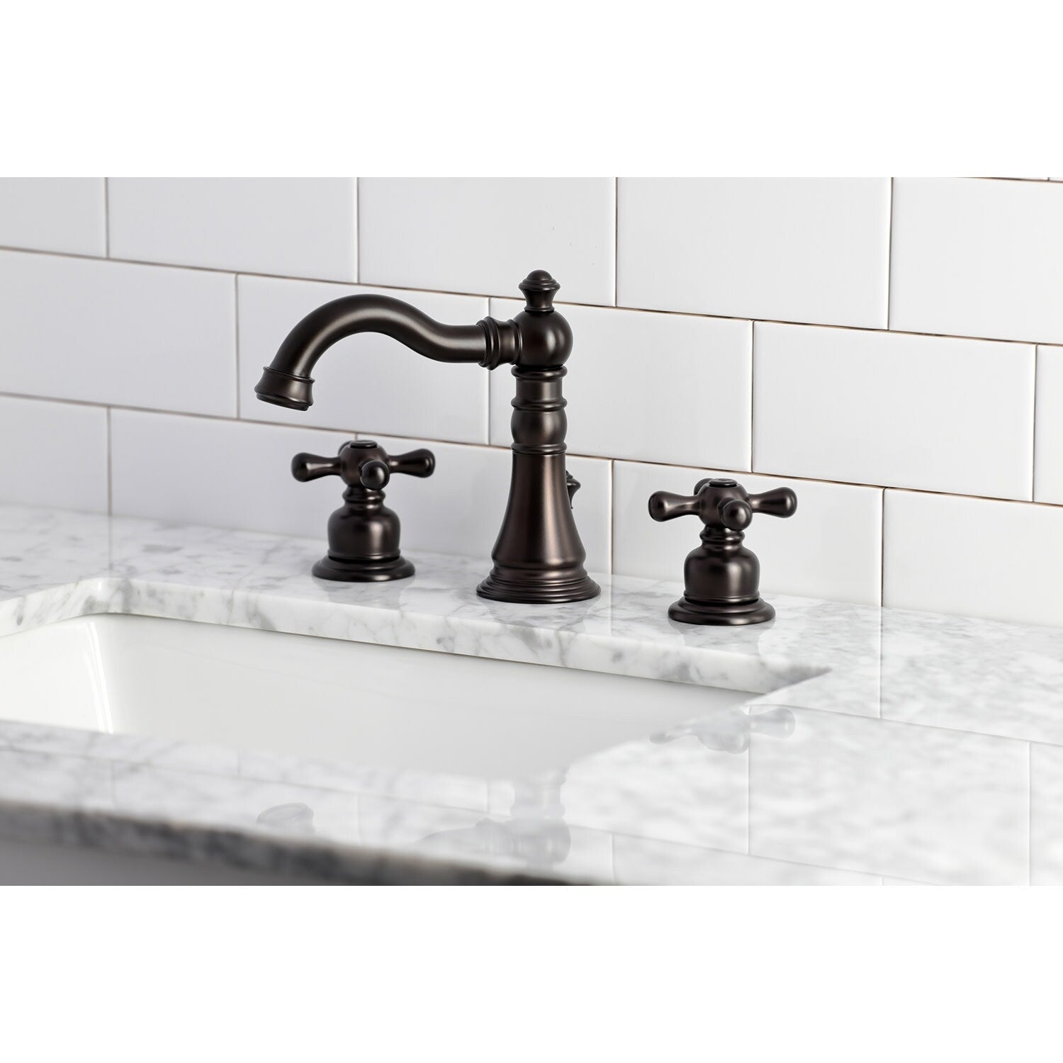 Robinet de salle de bain American Classic 8 po à large entraxe