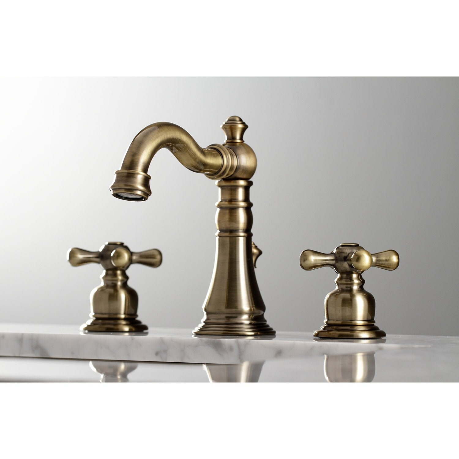 Robinet de salle de bain American Classic 8 po à large entraxe