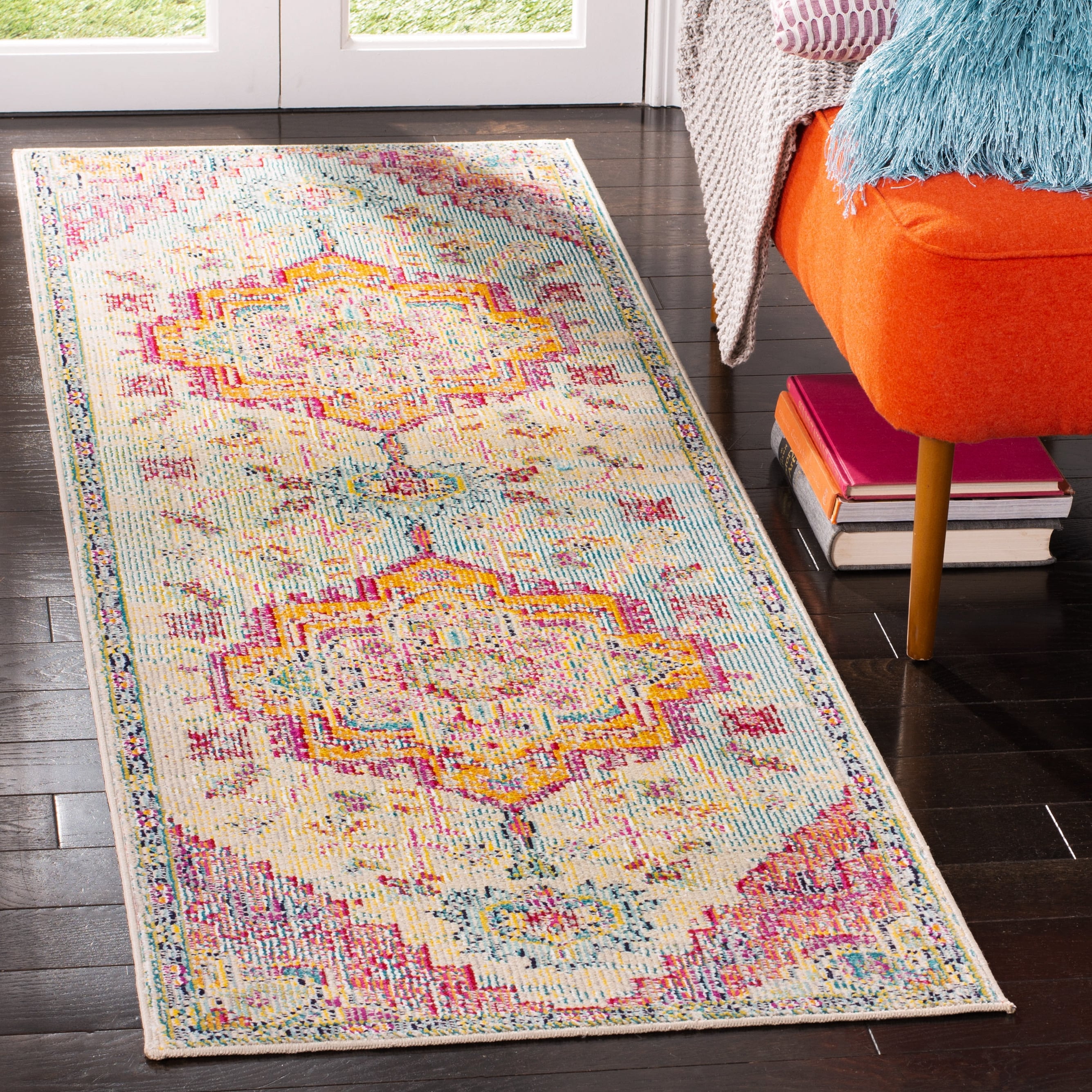 SAFAVIEH, Crystal Naimat Vintage Boho Medallion Rug